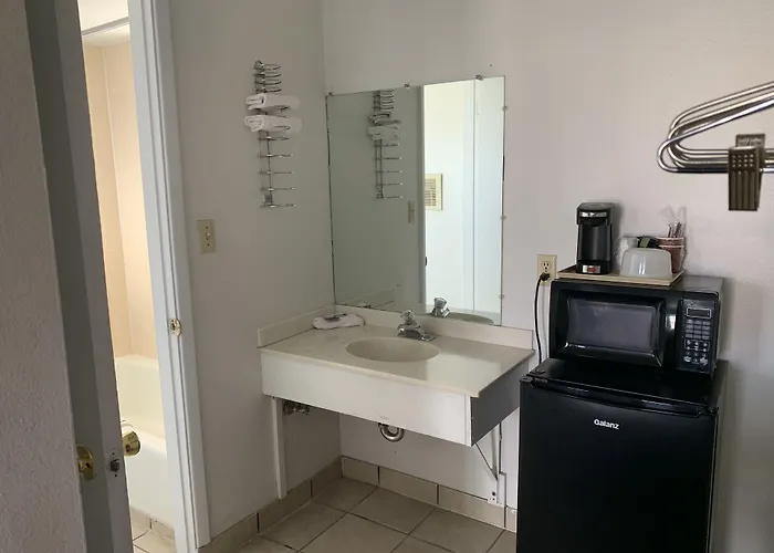 Motel Economy