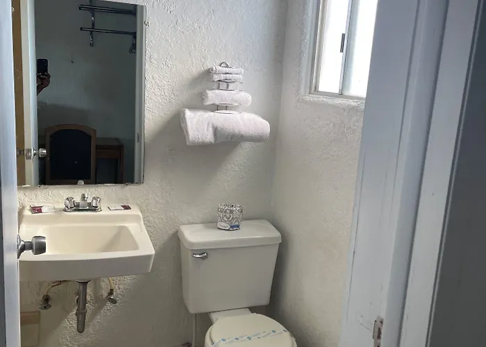 Motel Economy 2*